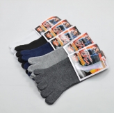 5 finger socks sold by pairs